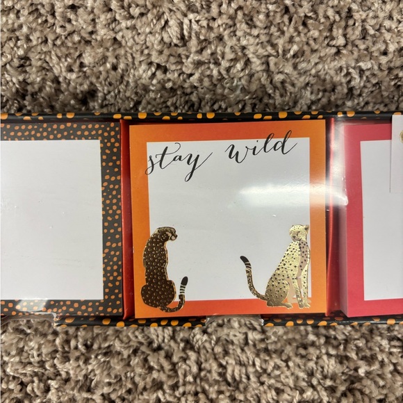 Leopard Print Sticky Notes Set - Picture 3 of 8